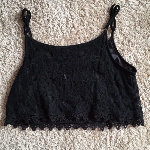 Lace crop top - Picture 2 of 5